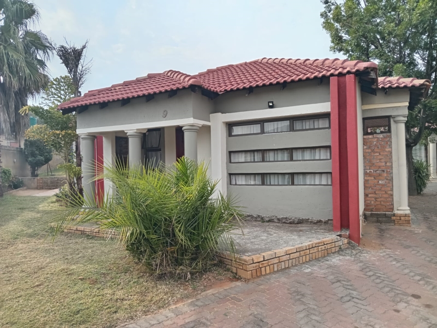 3 Bedroom Property for Sale in Geelhoutpark North West